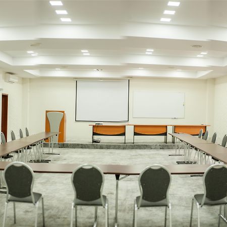 Hotel Parc Sibiu Bagian luar foto