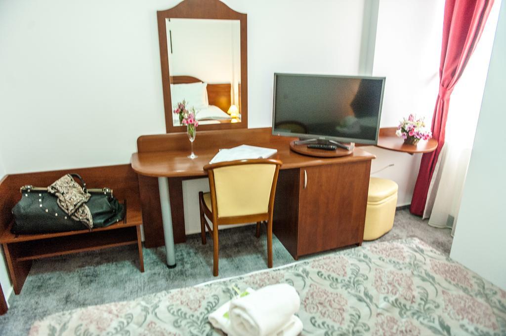Hotel Parc Sibiu Bagian luar foto